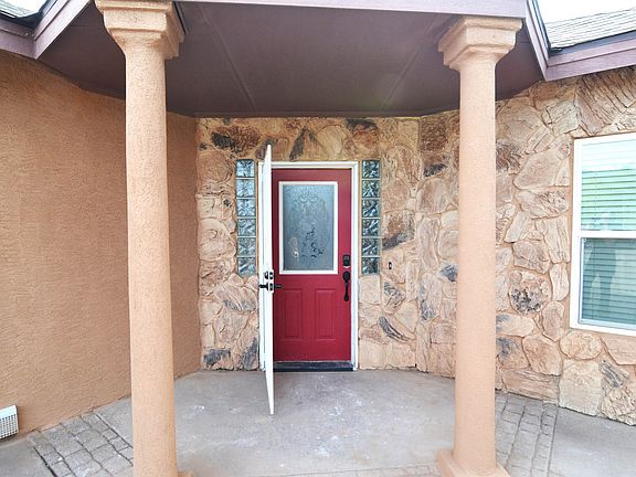 2nd image of 3851 Basswood Dr