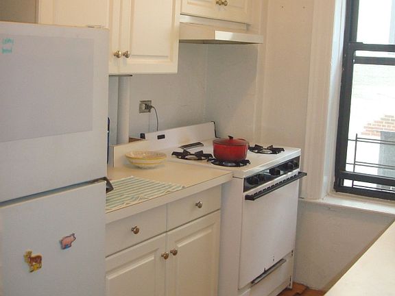 5th image of 189 Claremont Ave APT 51