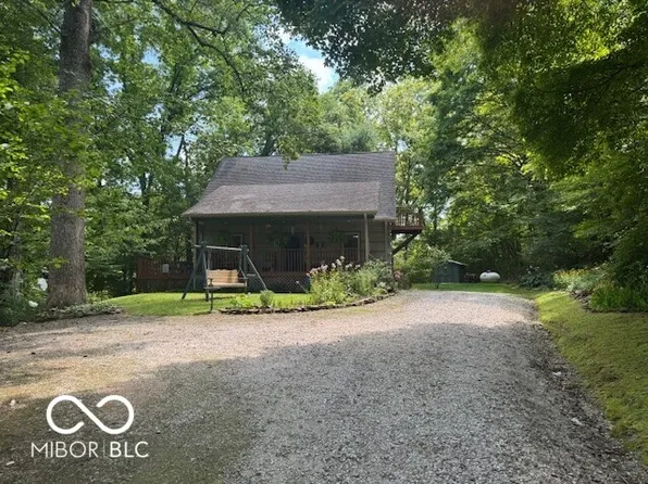 446 Mount Liberty Rd, Nashville, IN 47448