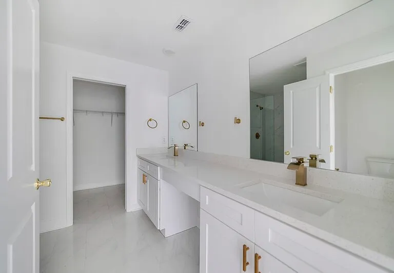 417 Saint Johns Ln — Photo 11