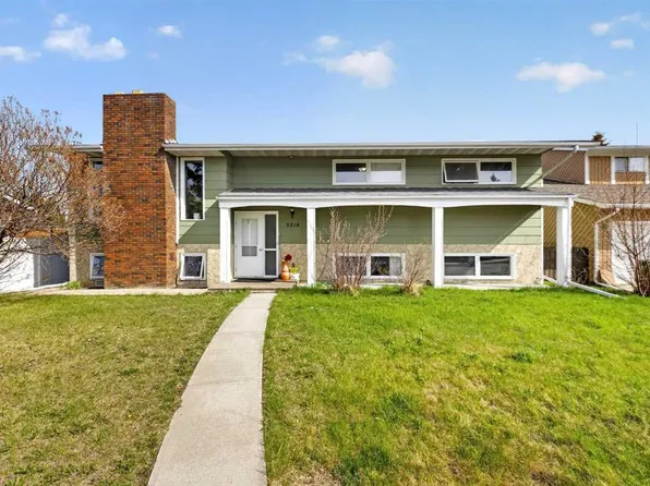 5218 S Silverpark Close, Olds, AB T4H 1B3