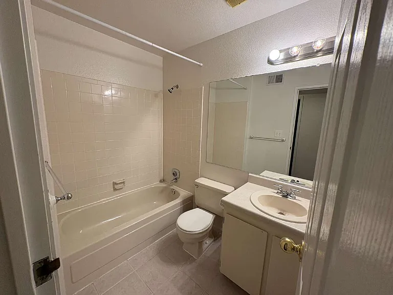 8555 Fairmount Dr #B205 — Photo 9