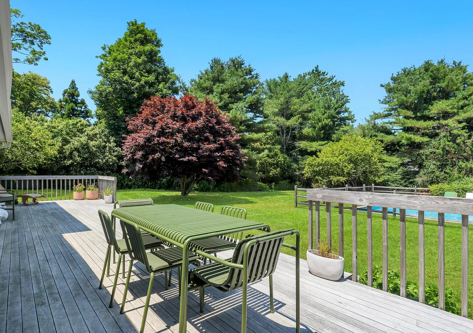 Updated 3 BR Water Mill retreat with a pool & expansive grounds — Photo 3