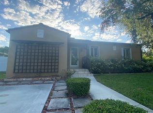 557 De Leon Dr #F, Miami, FL 33166