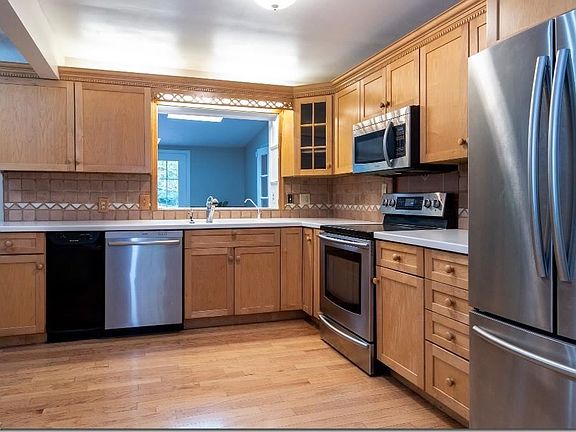 3rd image of 70 Meadowhill Ln