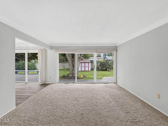 3rd image of 1037 Westbrook Dr