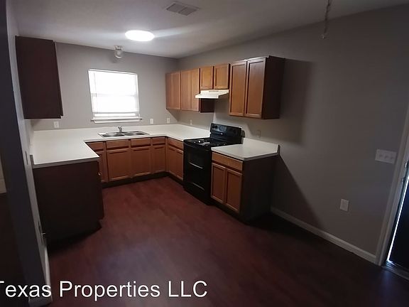 3rd image of 2610 Wilhurt Ave