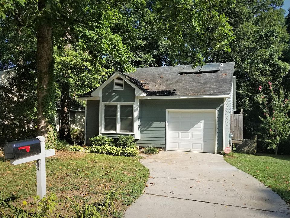 Front of the house. Fully furnished including all utilities