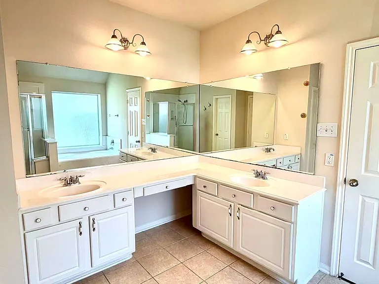 7018 Paradise Park Bnd — Photo 12