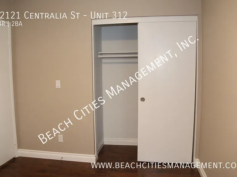 12121 Centralia St #312 — Photo 27