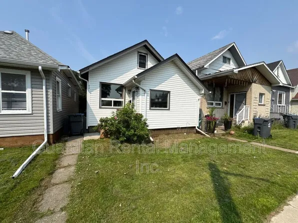 839 Minnesota St, Thunder Bay, ON P7C 3L7