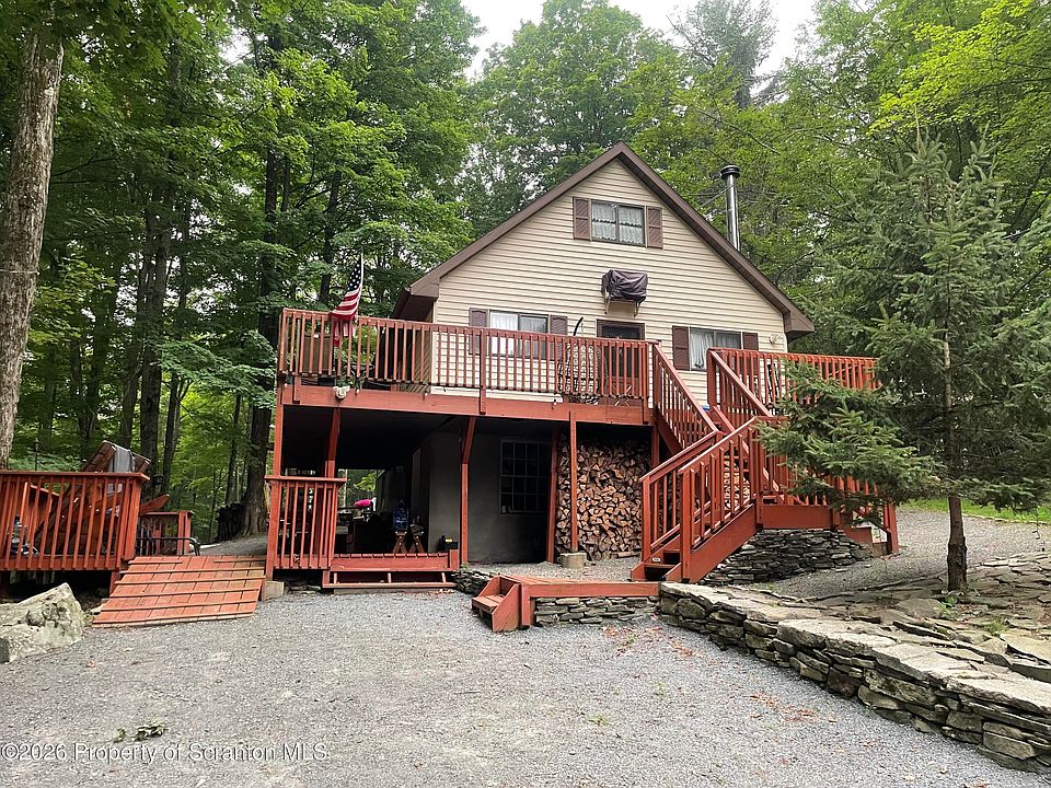1st image of 104 Hickory Cir