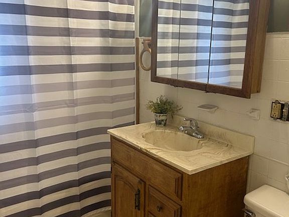 2nd image of 916 N 31st St #1