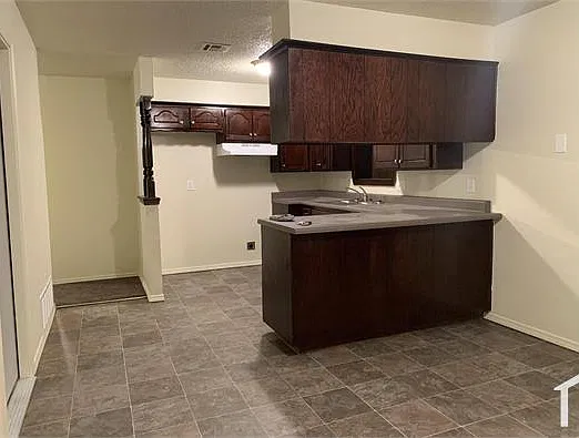 5 bed, 2158 sqft, $1,395 — Photo 2