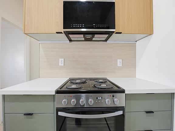 3rd image of 4553 North Ave #1