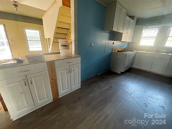 5th image of 202 Hickory St #21