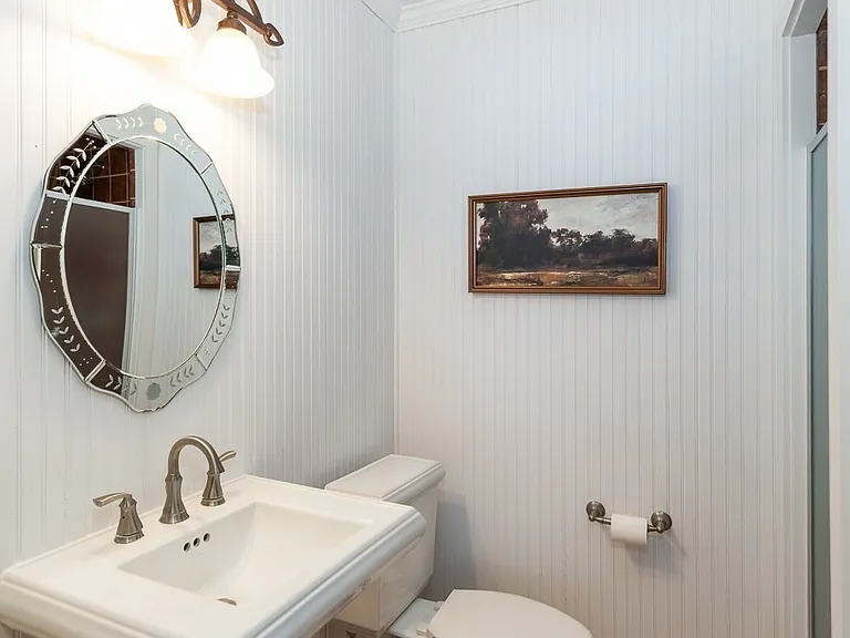 32 Witham St #B — Photo 11