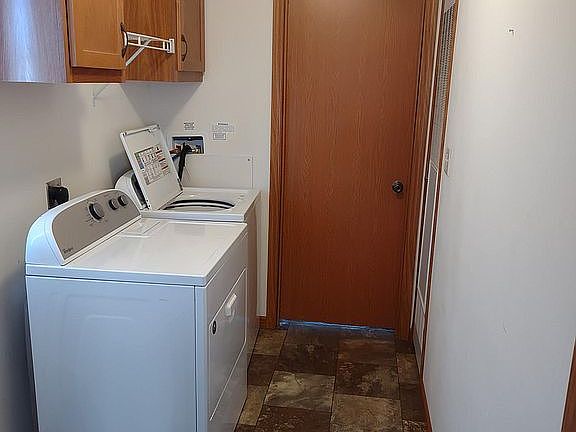 2nd image of 261 Golfview Ct