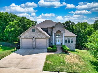 1702 Chapel Ridge Rd, Columbia, MO 65203