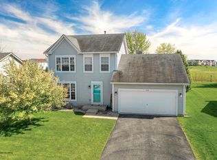 1532 Bluestem Ln, Minooka, IL 60447