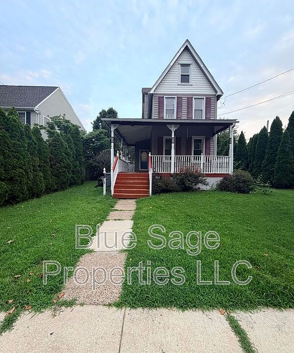 1st image of 913 8th Ave