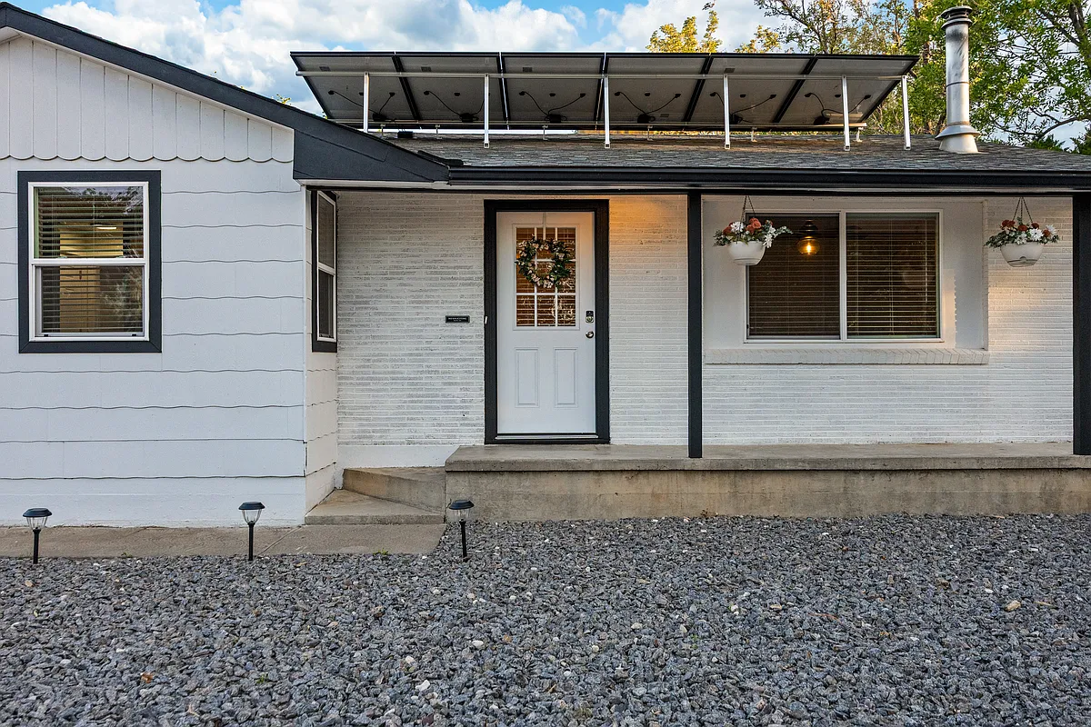 Building Photo - 2897 Seely Rd