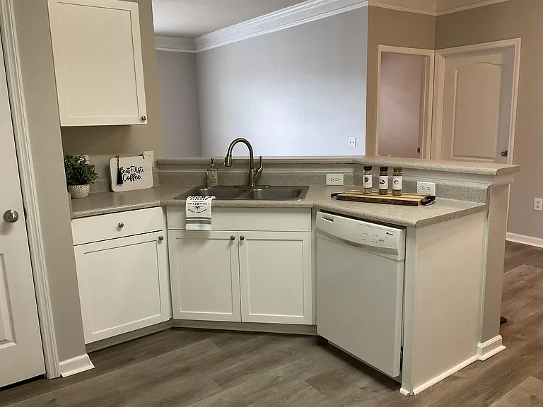 8813 Villa View Cir #204-8813VVC204 — Photo 14