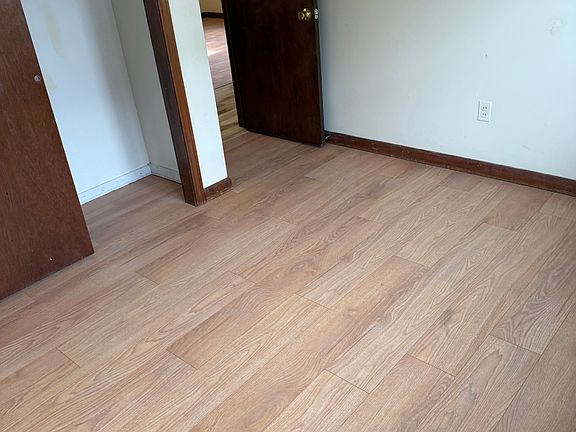 4th image of 32 Elro St Unit 2