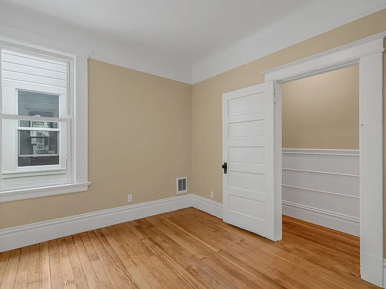 2736-2758 Franklin Street — Photo 23