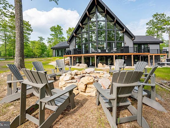 2nd image of 16 Grand Estates Dr