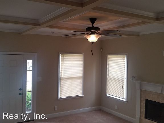 2nd image of 3337 N Henderson Way