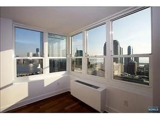 Sold by Prominent Properties Sotheby's International Realty | media 61