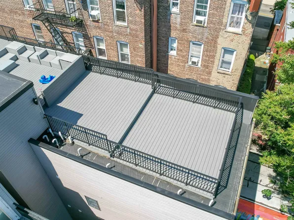 218 Hancock Avenue image 30 of 36