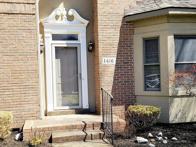 1416 Wind Ridge Ave — Photo 2