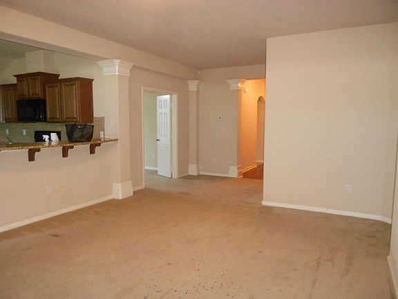 3rd image of 1705 Barlow Trl