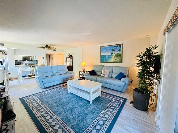 2nd image of 602 Lime Ave APT 303