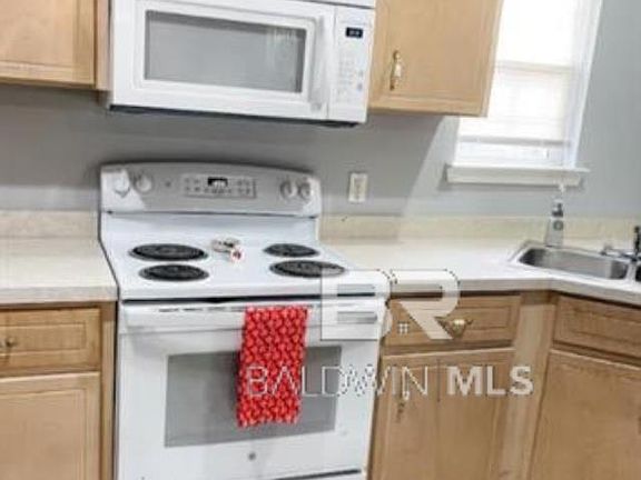 4th image of 23888 Us Highway 98