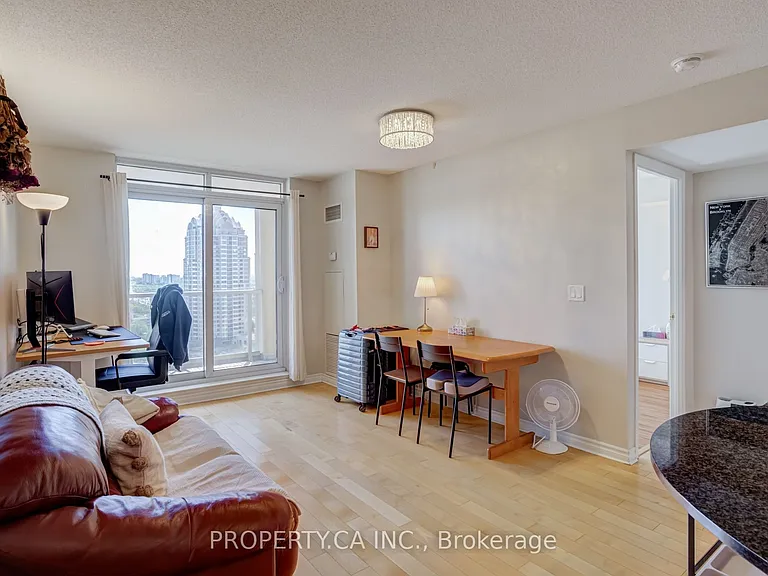 18 Kenaston Gdns #1705 — Photo 10