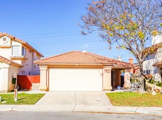 16062 Orange Blossom Cir, Fontana, CA 92337