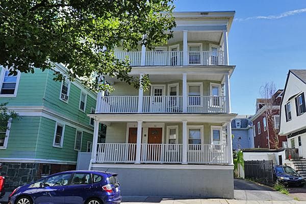 2nd image of 51 Pinckney St #2SL