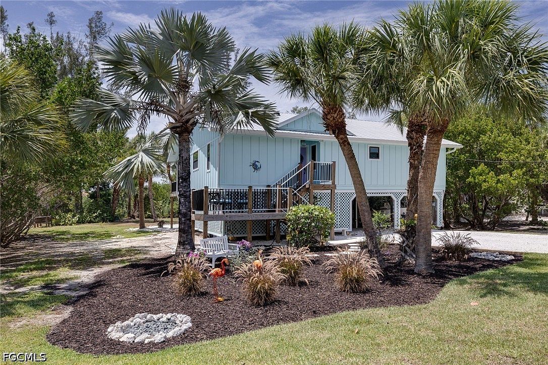 1318 Junonia St