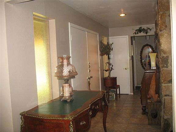 3rd image of 2506 Monticello Dr