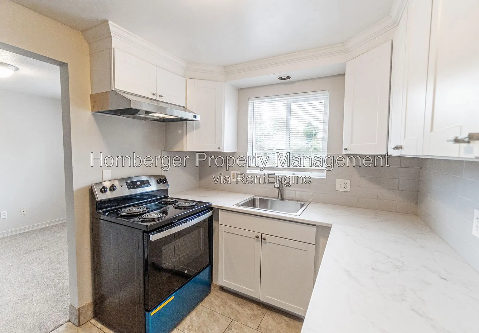 2 bed, 1.0 bath, 1400 sqft, $1,225 — Photo 2