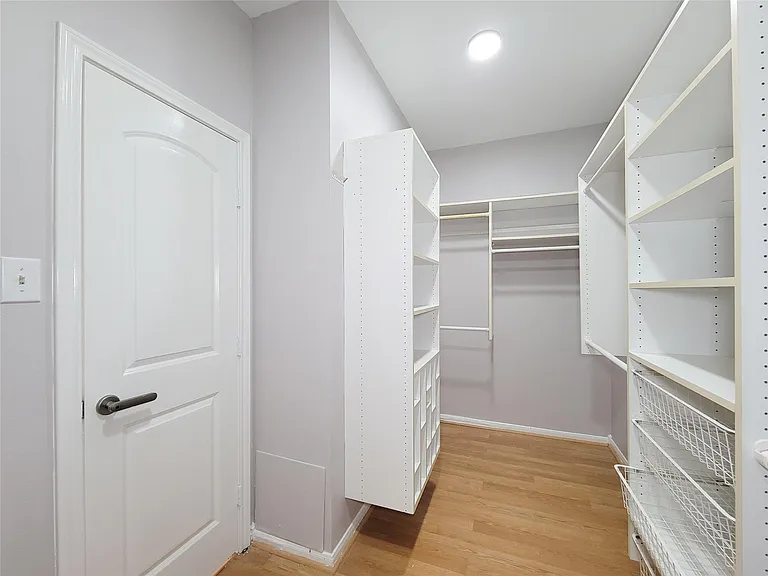 9410 Barretts Glen Ct — Photo 26