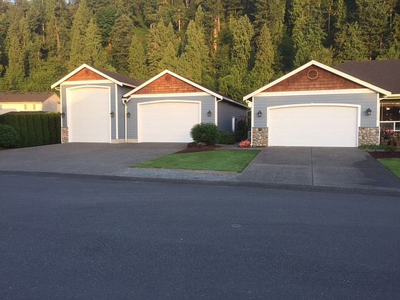 3 Gargages 2,080sf in total