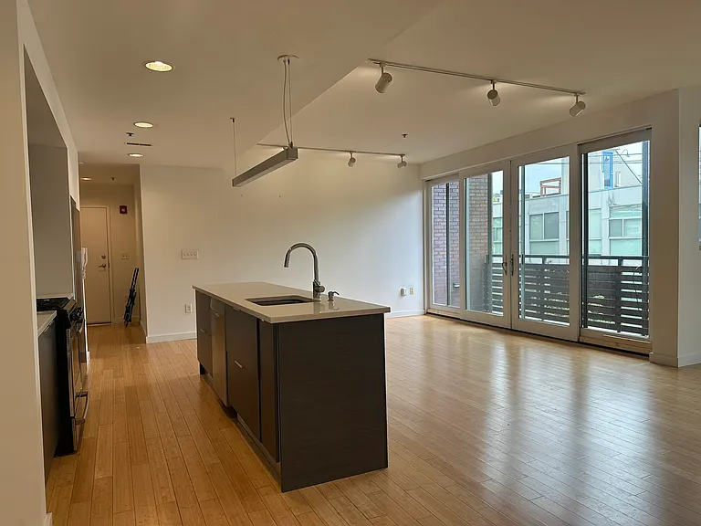 1112 N 3rd St #7 — Photo 2