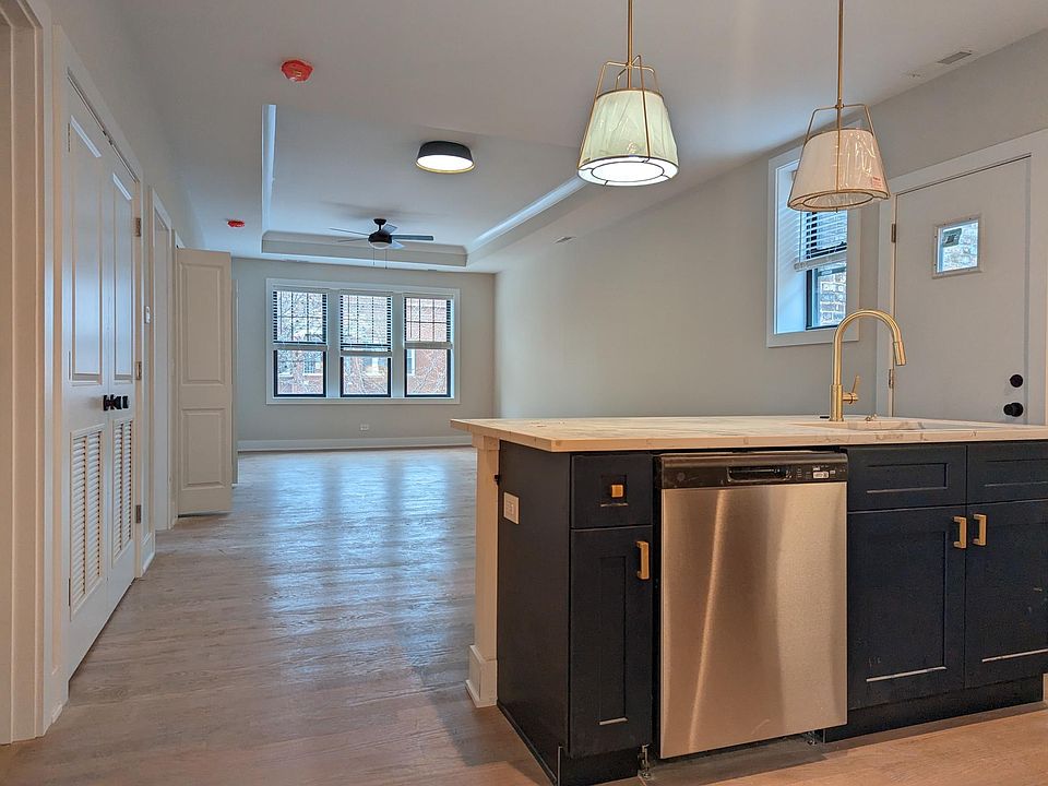 1st image of 2034 W Montrose Ave #3AMB