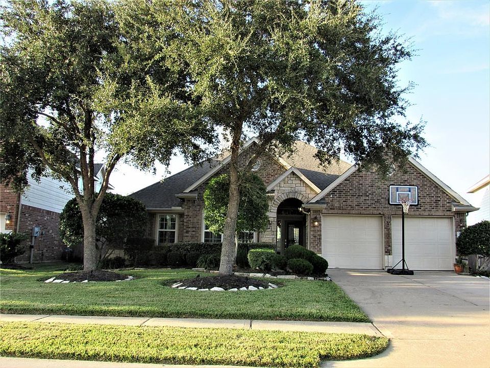 1st image of 2716 Chinaberry Park Ln