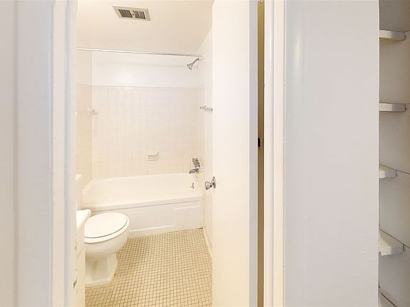 Arbor-One-Cardinal-A1N-Bathroom