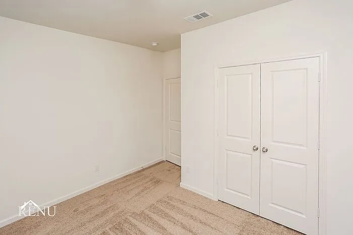 478 London Dr — Photo 9